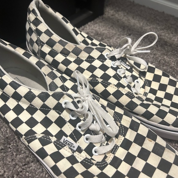 Vans - Picture 4 of 5